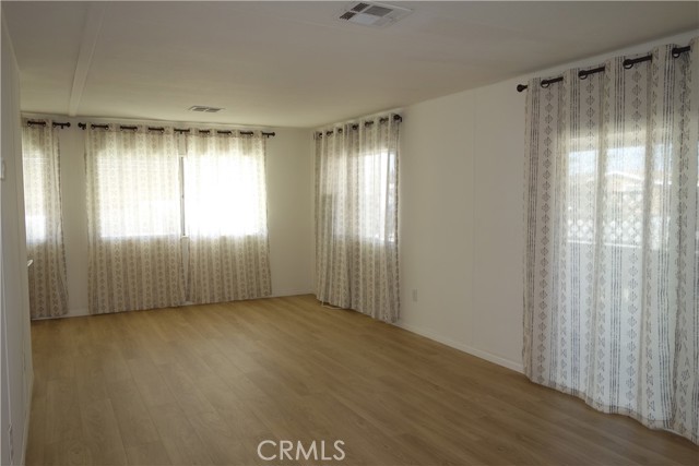Detail Gallery Image 3 of 27 For 1774 Santiago Way, Hemet,  CA 92545 - 2 Beds | 1 Baths
