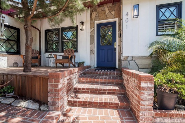 Riviera Village at its best! Welcome home!