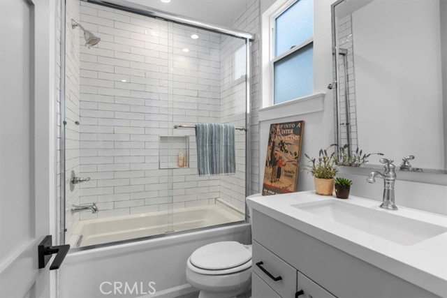 2306 Robinson Street, Redondo Beach, California 90278, 5 Bedrooms Bedrooms, ,4 BathroomsBathrooms,Residential,Sold,Robinson,SB22018047