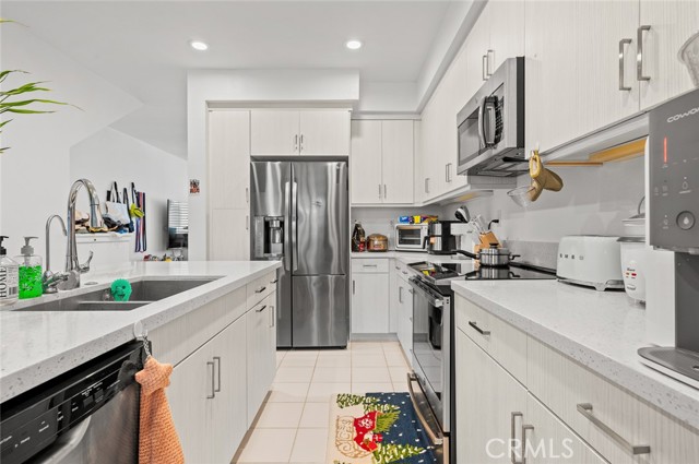 Detail Gallery Image 10 of 33 For 2827 Lily Ln, El Monte,  CA 91733 - 2 Beds | 2/1 Baths