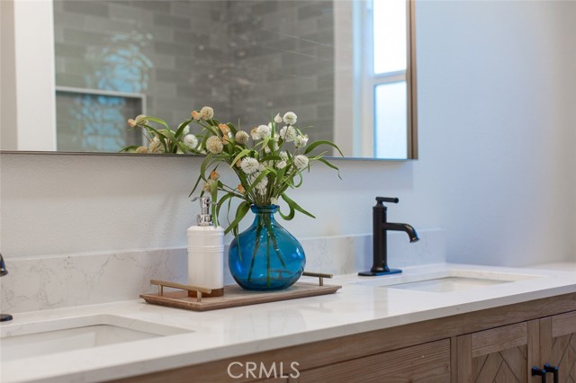 417 W Leeside, Glendora CA: https://media.crmls.org/medias/f8e72fa2-efac-4468-b89a-222de8603546.jpg