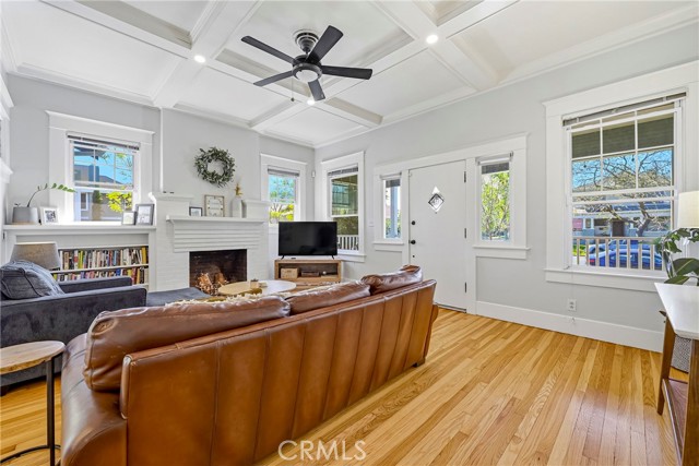 Detail Gallery Image 35 of 52 For 303 W 21st, Merced,  CA 95340 - 3 Beds | 2 Baths