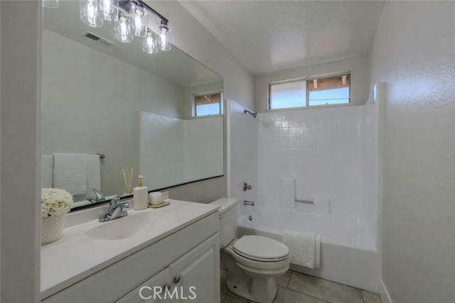 Detail Gallery Image 8 of 14 For 632 Parkview, Lake Elsinore,  CA 92530 - 2 Beds | 1/1 Baths