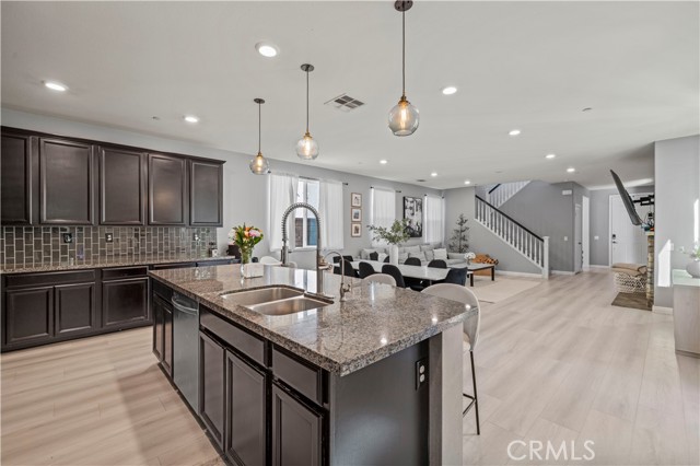 Detail Gallery Image 12 of 60 For 24106 Village Cir, Valencia,  CA 91354 - 4 Beds | 3 Baths