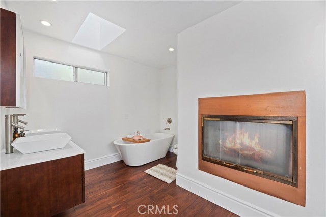 1108 1st Place, Hermosa Beach, California 90254, 3 Bedrooms Bedrooms, ,2 BathroomsBathrooms,Residential,Sold,1st,SB22157669