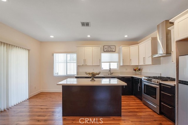 7820 Fulton Avenue, North Hollywood CA: https://media.crmls.org/medias/f8e8b6c8-0734-411a-90a1-aa42d7f53bd7.jpg