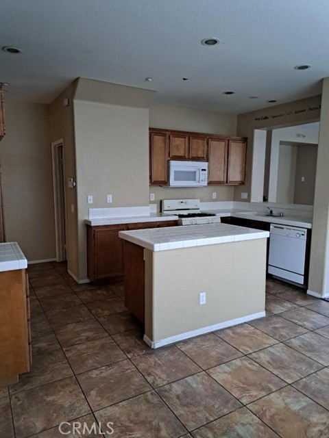 Image 7 of 23 For 27935 Cactus Avenue B