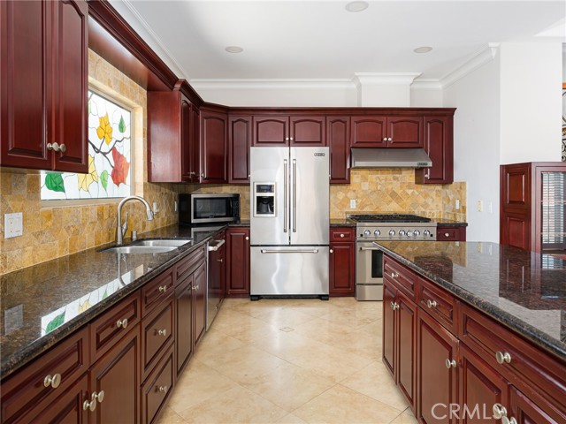 229 N Juanita Avenue, Redondo Beach CA: https://media.crmls.org/medias/f8e9a2f4-6915-4dcc-acf0-b0fbf44d00e7.jpg