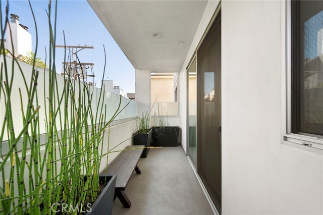 Detail Gallery Image 16 of 44 For 12045 Guerin St #203,  Studio City,  CA 91604 - 3 Beds | 3 Baths