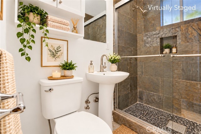 17811 Ludlow Street photo 16