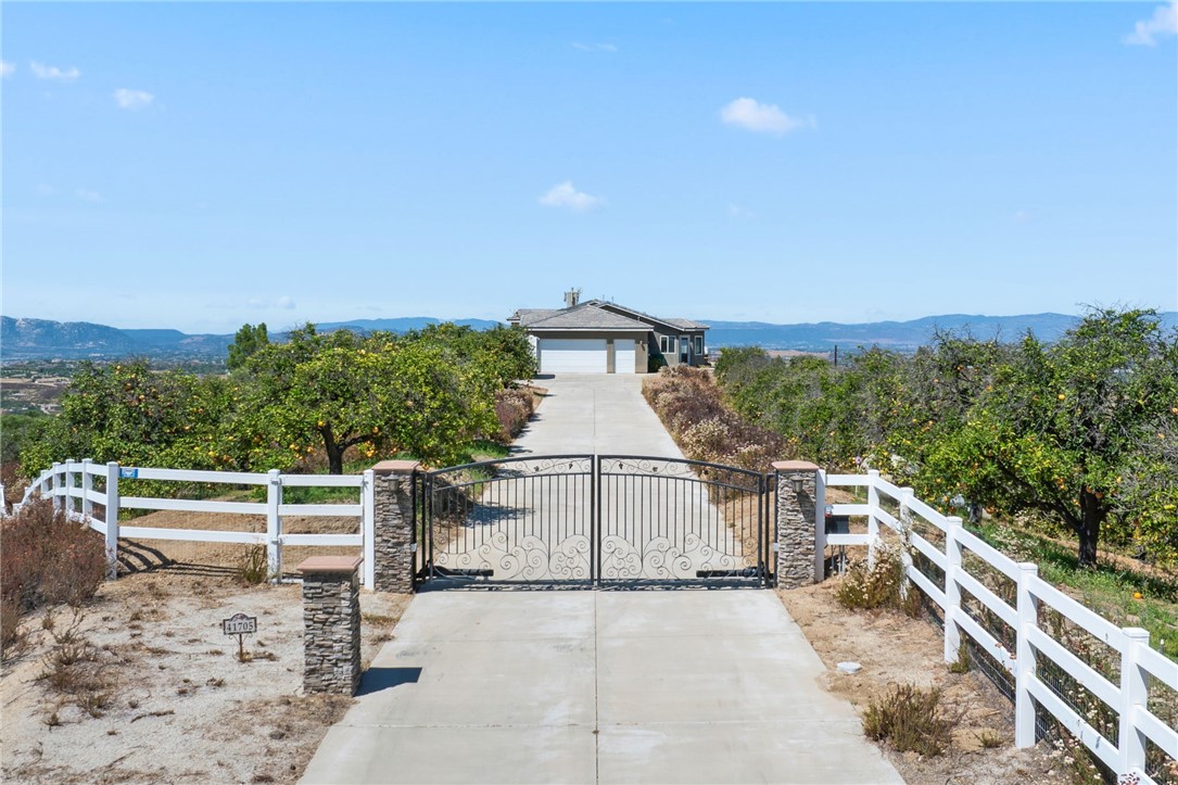 Detail Gallery Image 5 of 74 For 41705 Chaparral Drive, Temecula,  CA 92592 - 3 Beds | 2/1 Baths