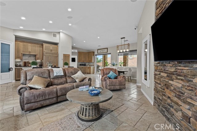 Detail Gallery Image 7 of 53 For 29710 Buggywhip Ct, Canyon Lake,  CA 92587 - 4 Beds | 3/1 Baths