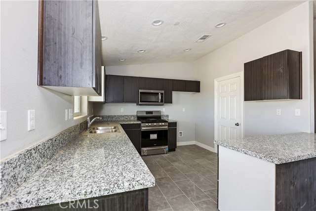 Detail Gallery Image 24 of 28 For 465 Solano Rd, Pinon Hills,  CA 92372 - 4 Beds | 2 Baths