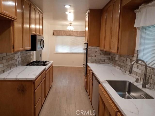 Detail Gallery Image 11 of 30 For 1512 N Amber Ct, Ontario,  CA 91762 - 4 Beds | 2 Baths