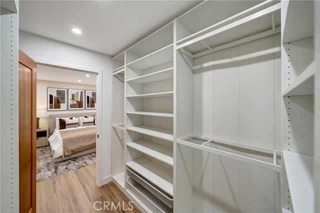 Detail Gallery Image 28 of 41 For 24250 Friar St, Woodland Hills,  CA 91367 - 4 Beds | 4 Baths