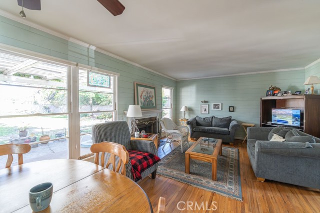 Detail Gallery Image 4 of 32 For 6770 E Parapet St, Long Beach,  CA 90808 - 3 Beds | 2 Baths