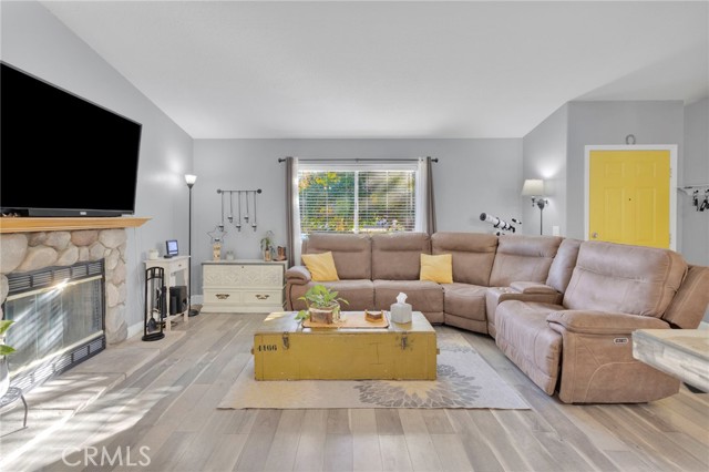 Detail Gallery Image 6 of 55 For 12828 Tamiani Rd, Apple Valley,  CA 92308 - 3 Beds | 2 Baths