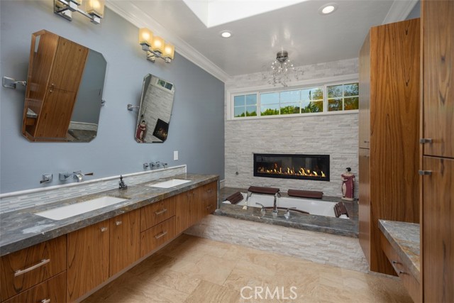 Detail Gallery Image 29 of 35 For 5562 via Portora a,  Laguna Woods,  CA 92637 - 2 Beds | 2 Baths