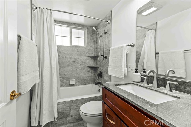 Image 30 of 39 For 5482 Myra