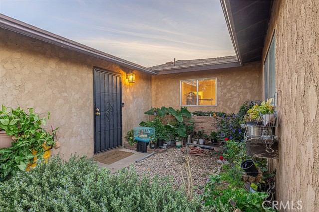 Detail Gallery Image 2 of 26 For 9268 Beech, Fontana,  CA 92335 - 3 Beds | 2 Baths