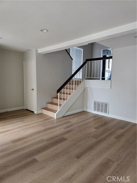 Detail Gallery Image 4 of 18 For 5800 Owensmouth Ave #21,  Woodland Hills,  CA 91367 - 2 Beds | 2 Baths