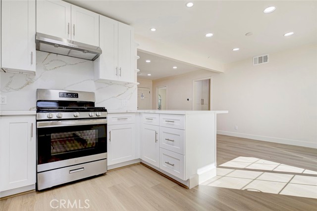 Detail Gallery Image 10 of 27 For 5709 Beck Ave, North Hollywood,  CA 91601 - 2 Beds | 2 Baths