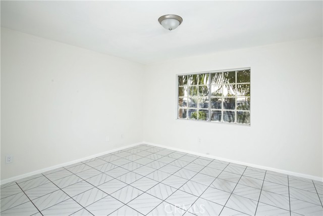 Image 19 of 45 For 9618 Samoline Avenue