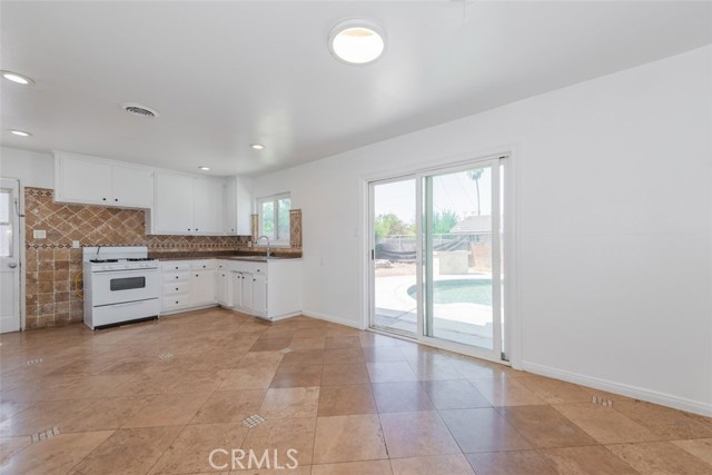Detail Gallery Image 6 of 26 For 5622 Montgomery St, Riverside,  CA 92503 - 3 Beds | 2 Baths