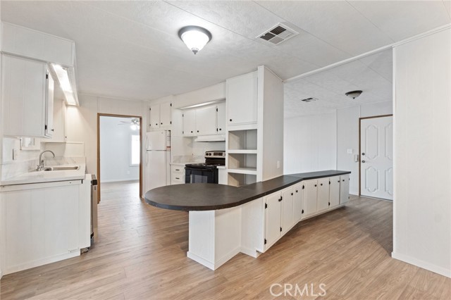 Detail Gallery Image 12 of 28 For 1701 Dinuba Ave #17,  Fresno,  CA 93662 - 2 Beds | 2 Baths