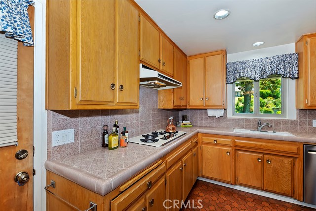 Detail Gallery Image 17 of 62 For 6600 Summit Dr, Highland,  CA 92346 - 4 Beds | 2/1 Baths