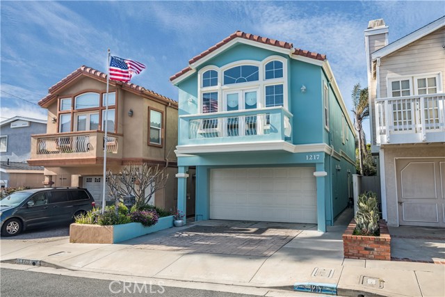 1217 7th Place, Hermosa Beach, California 90254, 3 Bedrooms Bedrooms, ,3 BathroomsBathrooms,Residential,Sold,7th,SB23055864