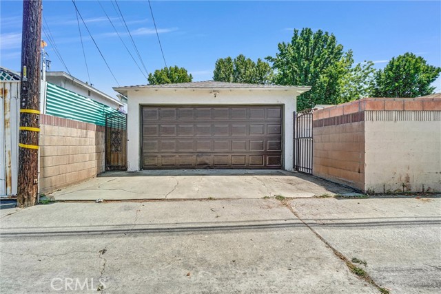 275 E Bort Street, Long Beach CA: https://media.crmls.org/medias/f8f3f76d-b484-4743-8be4-75c3abe65f8c.jpg