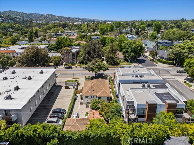 4180 Tujunga Avenue, Studio City CA: https://media.crmls.org/medias/f8f4b7fb-7087-4677-84fc-5213a3537ab1.jpg