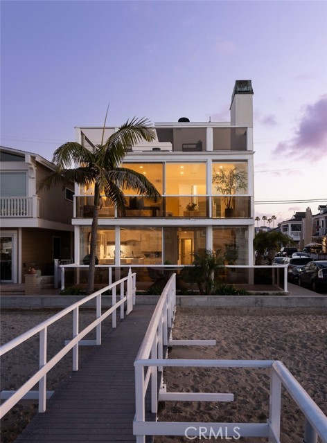 1201 N Bay Front, Newport Beach CA: https://media.crmls.org/medias/f8f528e3-f902-4295-8445-74ff036c474c.jpg