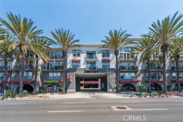 1801 E Katella Avenue, Anaheim CA: https://media.crmls.org/medias/f8f576aa-0772-415c-be90-63c508d57a4a.jpg