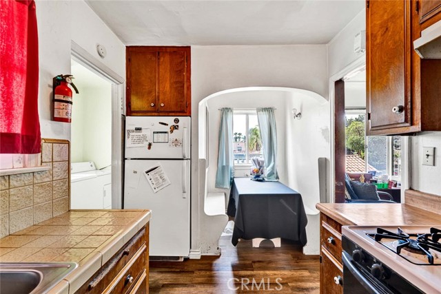 2184 Cedar Avenue, Long Beach CA: https://media.crmls.org/medias/f8f5c7b4-7e70-45bd-99b7-078357d35d3a.jpg