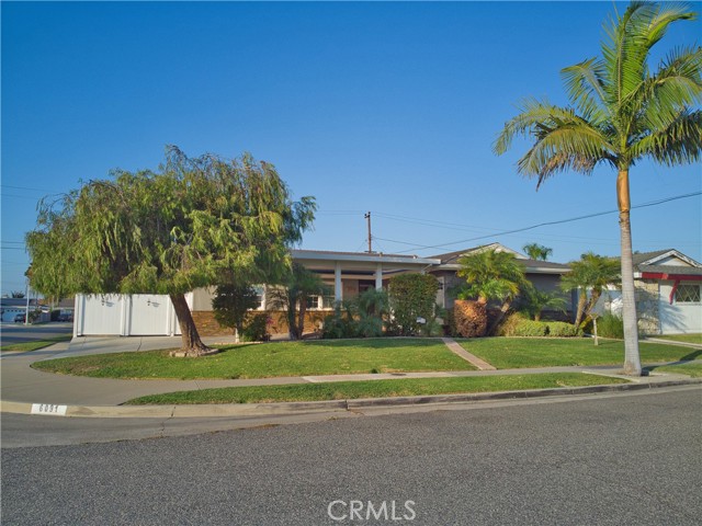 Detail Gallery Image 2 of 55 For 6091 Dundee Dr, Huntington Beach,  CA 92647 - 3 Beds | 2 Baths