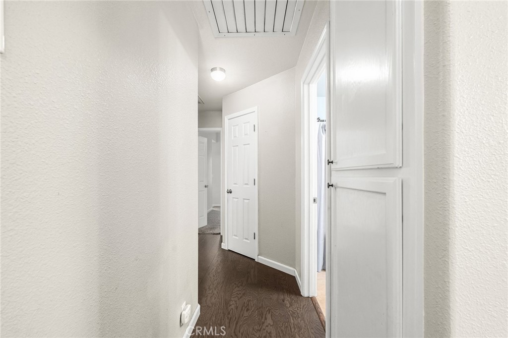 https://media.crmls.org/medias/f8f77bca-70e4-4f99-bab5-0548dcc6069d.jpg?preset=X-Large