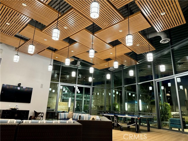 31 Soho, Irvine CA: https://media.crmls.org/medias/f8f7993c-5aa0-411c-a93e-c5cbc6fd377f.jpg