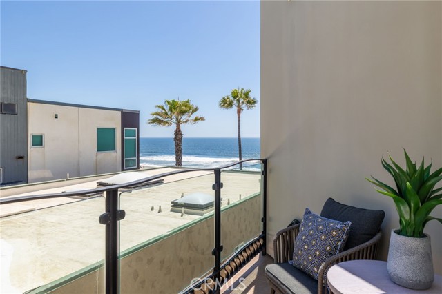 Detail Gallery Image 26 of 38 For 4308 the Strand, Manhattan Beach,  CA 90266 - 5 Beds | 4/1 Baths