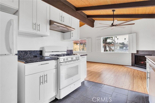 Detail Gallery Image 16 of 35 For 2215 Pullman Ln, Redondo Beach,  CA 90278 - 3 Beds | 2 Baths