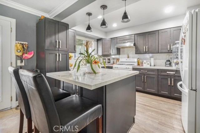 Detail Gallery Image 7 of 18 For 17274 Nisson Rd a,  Tustin,  CA 92780 - 3 Beds | 2 Baths
