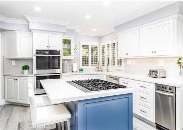 24588 Ebelden Avenue, Newhall CA: https://media.crmls.org/medias/f8fbc9f0-feff-4d5b-b21e-b48043a9cb9d.jpg