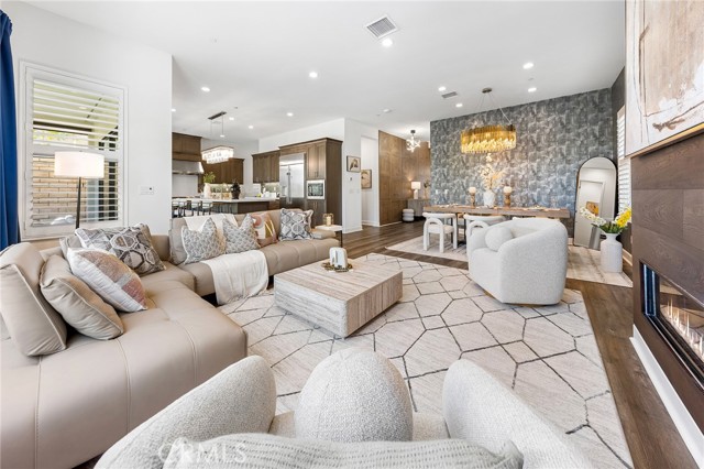 Detail Gallery Image 12 of 75 For 27 Alessio, Lake Forest,  CA 92630 - 5 Beds | 4/2 Baths