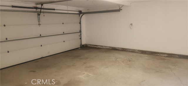 Detail Gallery Image 11 of 13 For 15809 Kingsbury St, Granada Hills,  CA 91344 - 3 Beds | 2 Baths