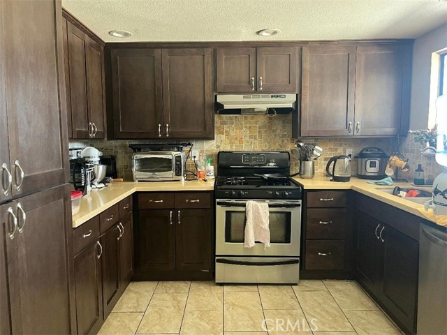 9752 E Avenue Q6, Palmdale CA: https://media.crmls.org/medias/f8fd2bcc-c898-4421-a3d2-96645b9a0b51.jpg
