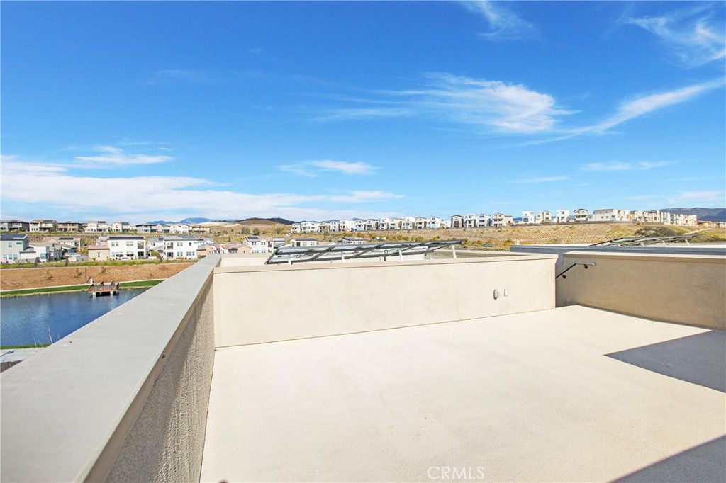 https://media.crmls.org/medias/f8fd6f45-47a7-4263-b625-b857d2f0c24c.jpg?preset=X-Large