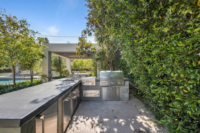 Detail Gallery Image 57 of 75 For 17950 Rancho St, Encino,  CA 91316 - 5 Beds | 6 Baths