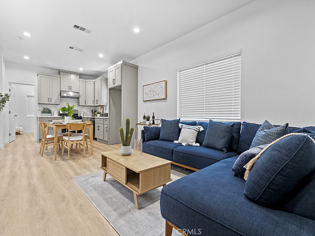 MLS #OC25238691 image #3