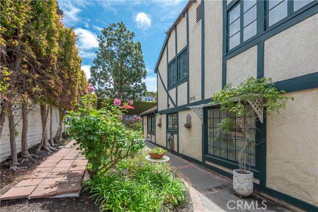 1704 Palos Verdes Drive West, Palos Verdes Estates, California 90274, 4 Bedrooms Bedrooms, ,1 BathroomBathrooms,Residential,For Sale,Palos Verdes Drive West,SB26098754